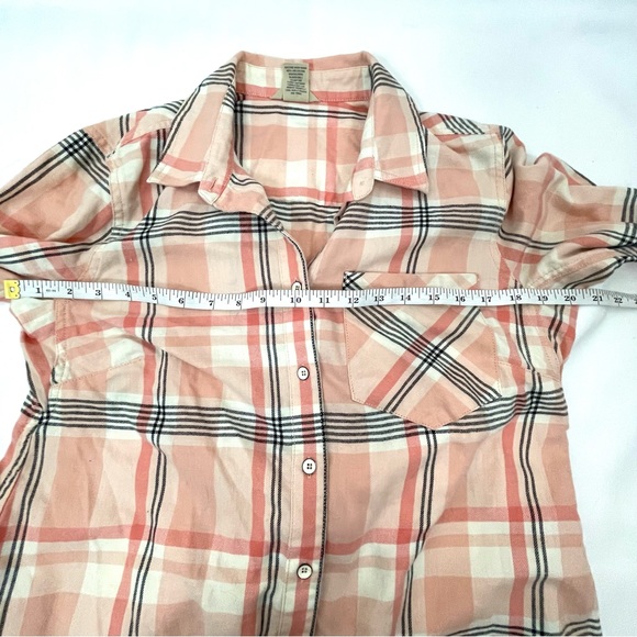 DULUTH TRADING woman's plaid shirt/jacket Peach and Black Cross back Fla… - Picture 8 of 13